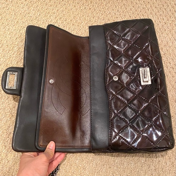 Authentic Chanel 2.55 Reissue double flap in Jumbo size. - Picture 3 of 9